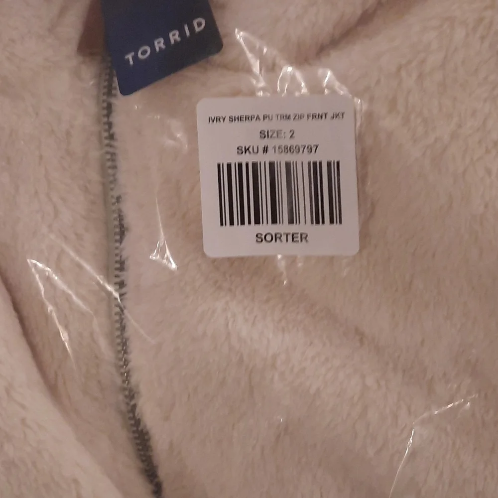 Torrid Faux Shearling Zip Front Trim Contrast Jacket - Picture 6 of 9